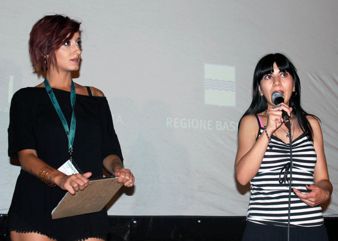 Carmen Cirigliano (a destra), giovane autrice lucana
